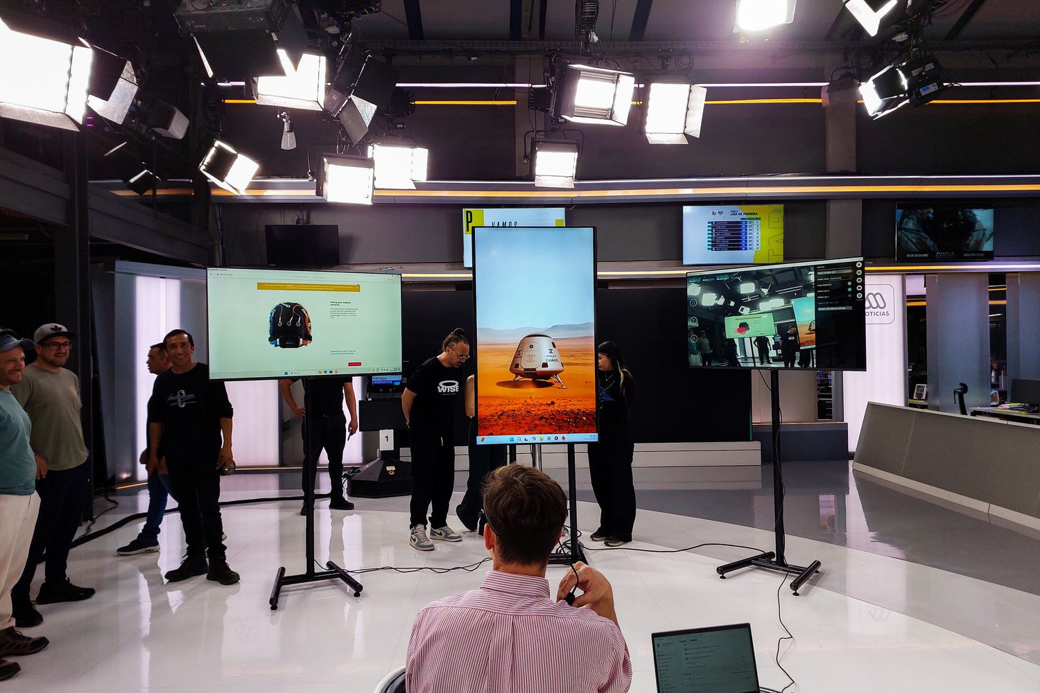 Pantallas en set de televisión
