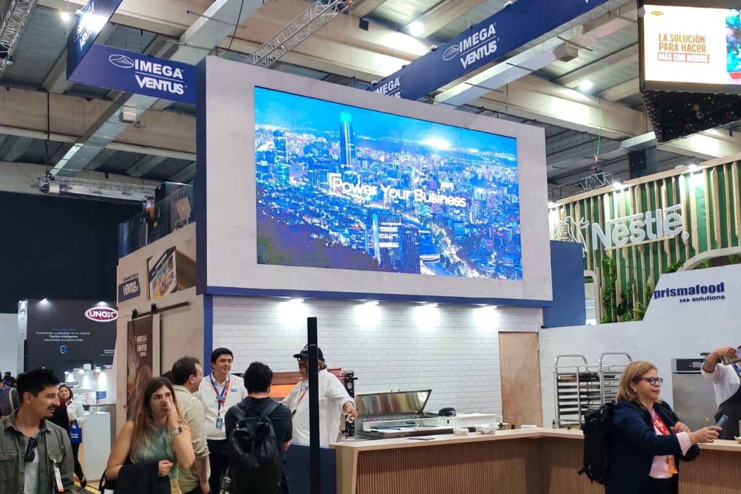 Pantalla LED en stand