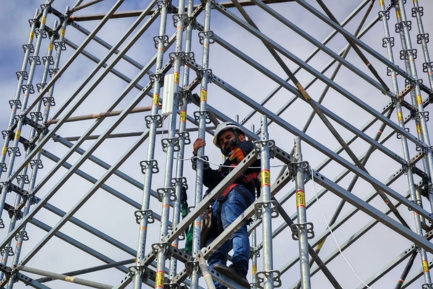 Torre de antenas WiFi en feria